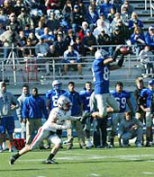Schultz snares pass for USF